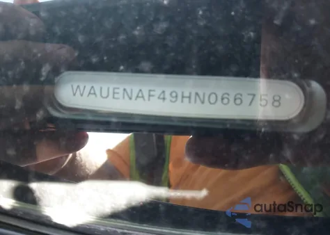 2017 Audi A4 2.0T Premium z USA, uszkodzony, nr VIN WAUENAF49HN066758